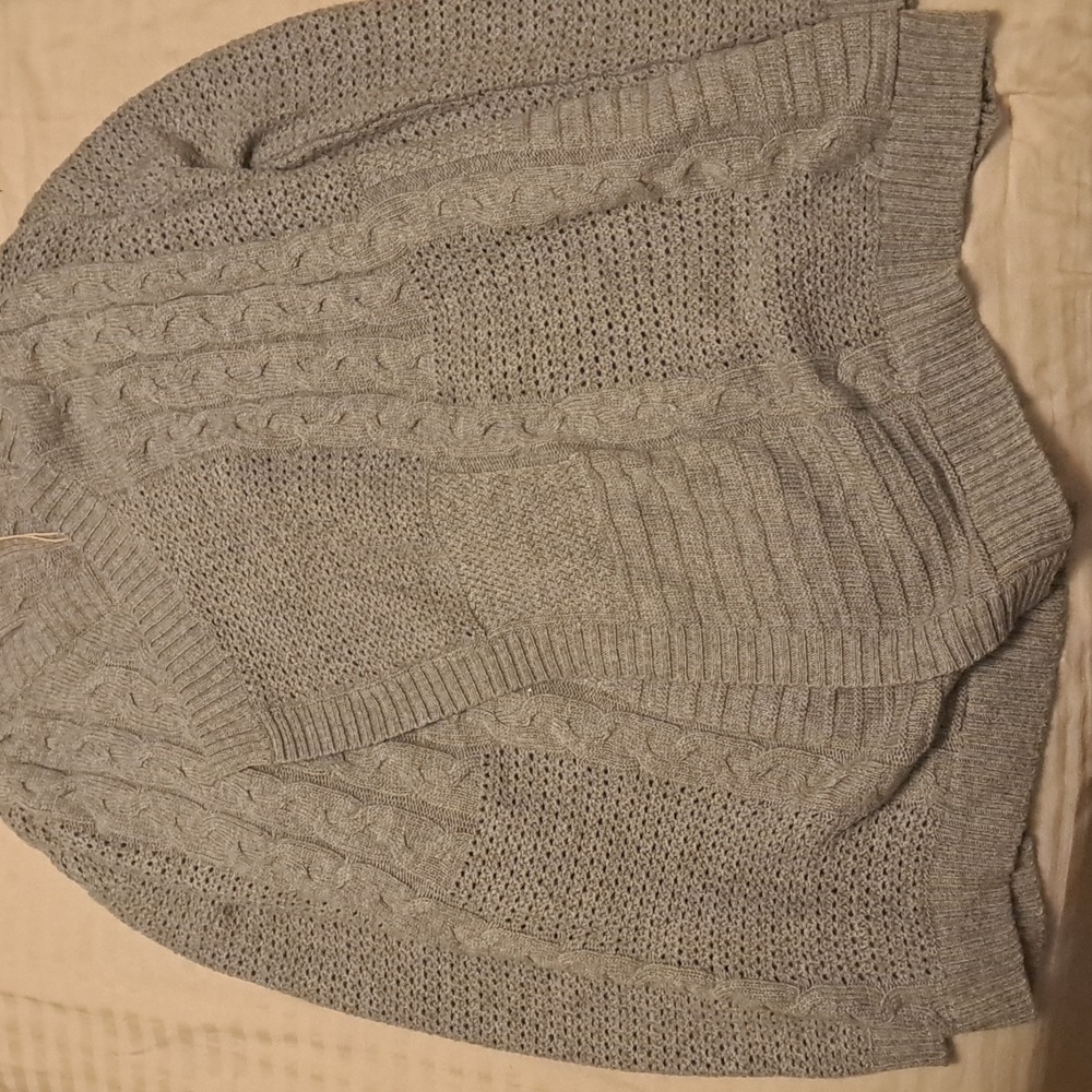 LoveStich Sweater - Picture 4 of 5